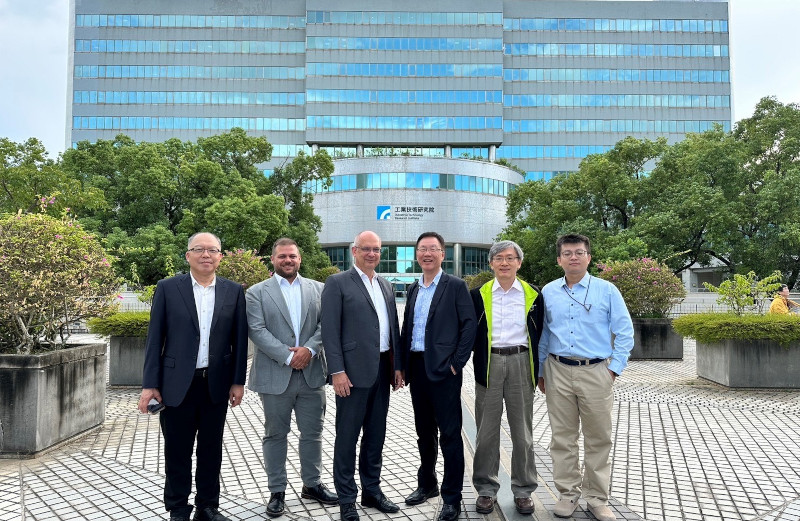 Vertreter von NUKEM Technologies treffen sich mit dem ITRI, um gemeinsam an Projekten zu arbeiten.